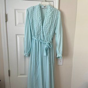 Vintage Odette Barsa Baby Blue Nightgown & Robe